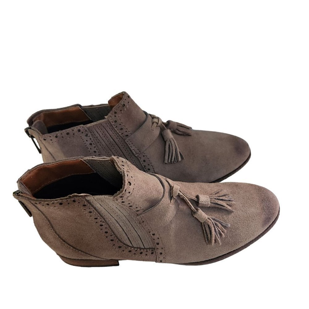 DV By Dolce Vita Camira Chelsea Bootie NWOT Size 7.5